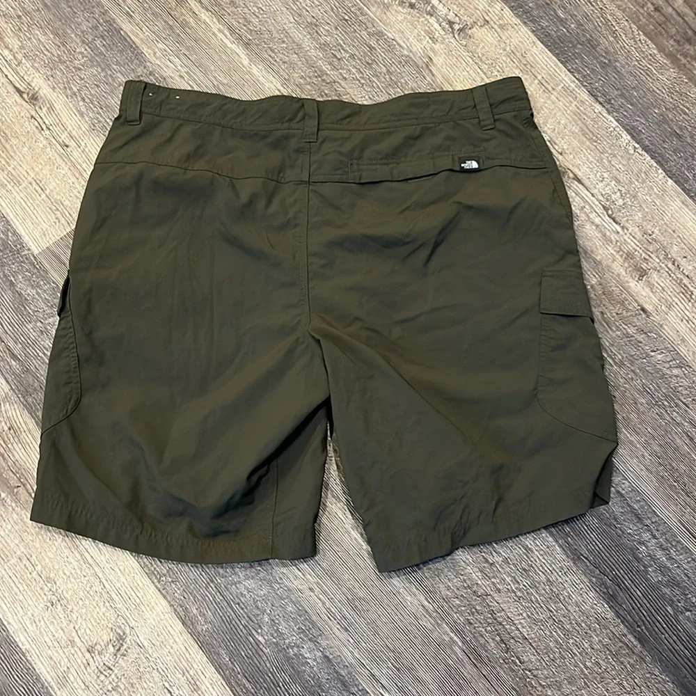 The North Face Green Nylon Shorts Cargo Men Size 38 Y2K